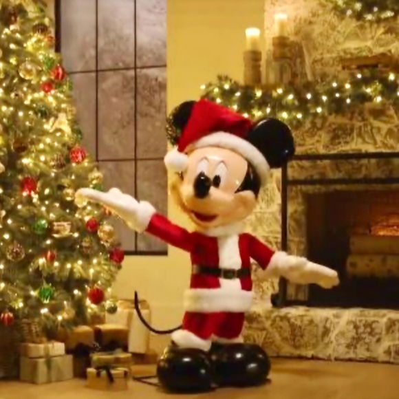 Christmas Animated Mickey Mouse - Picture 5 of 7